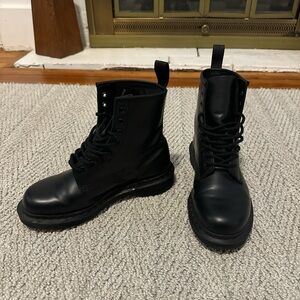 Dr Martens mono smooth leather boots
